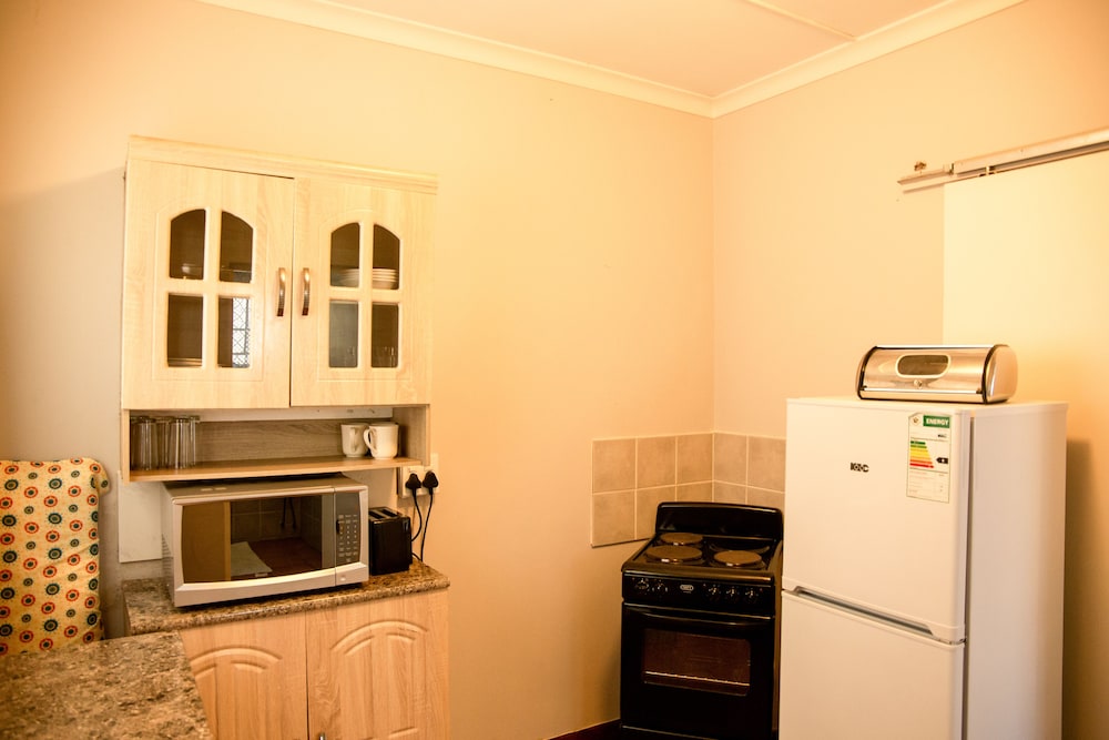 Lincoln Cottages 50/50