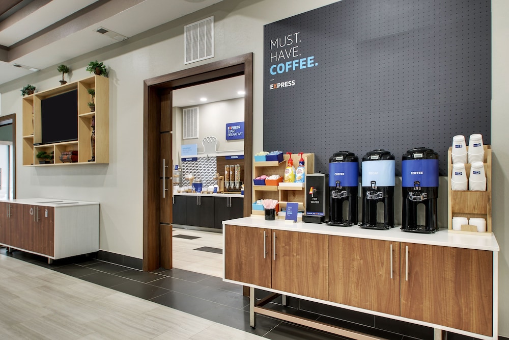 Holiday Inn Express Hotel & Suites Laurel 45/53