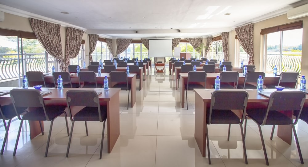 Lakeview Boutique Hotel Conference Centre 41/52
