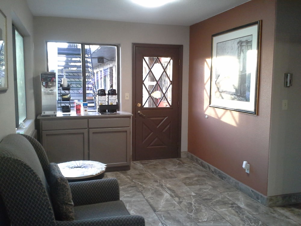 Richland Inn And Suites 4/32