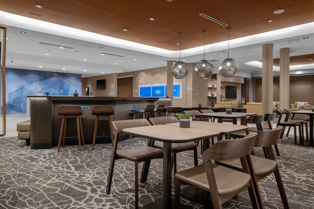 SpringHill Suites by Marriott Charlotte Huntersville 26/42
