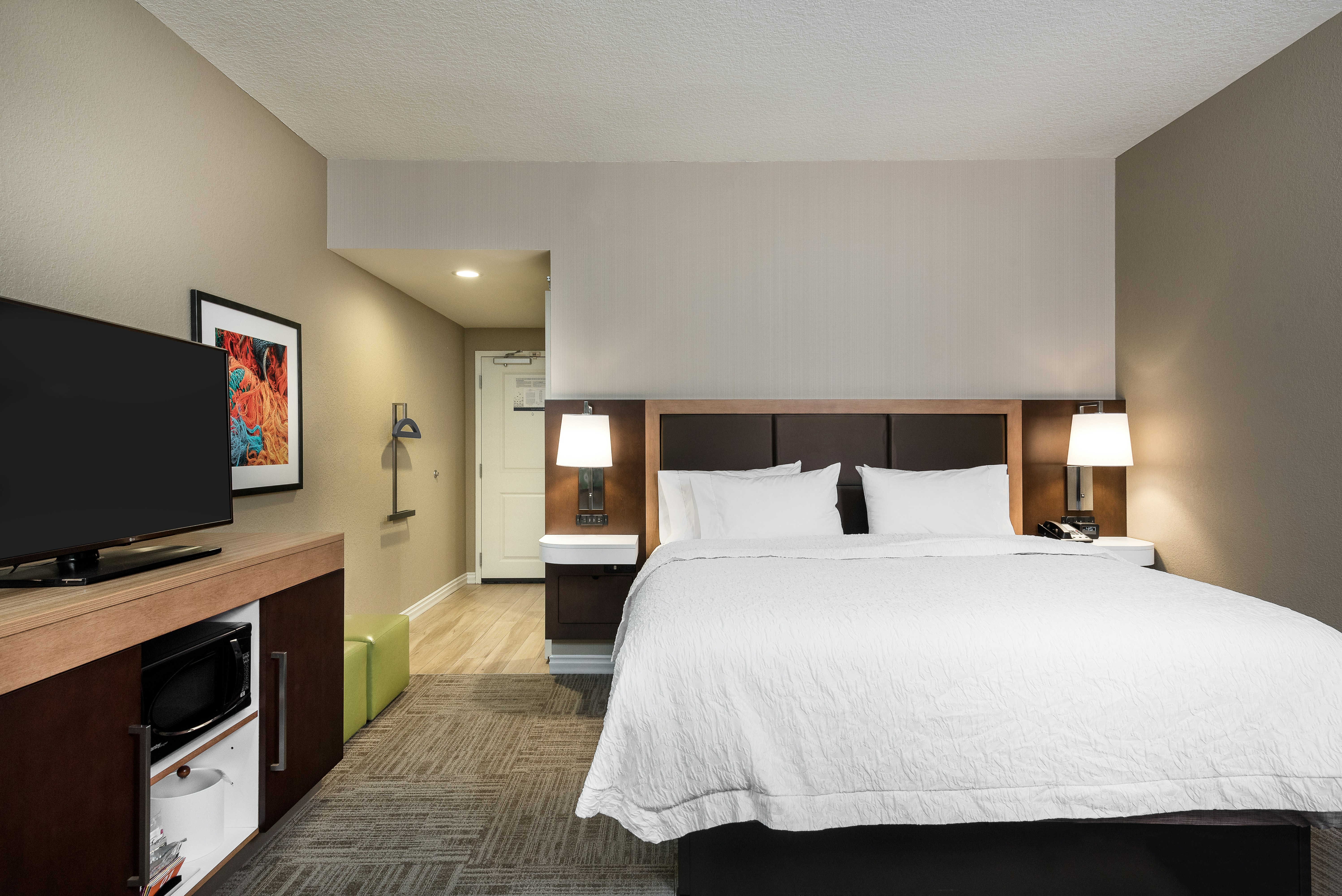 ROOM, KING BED