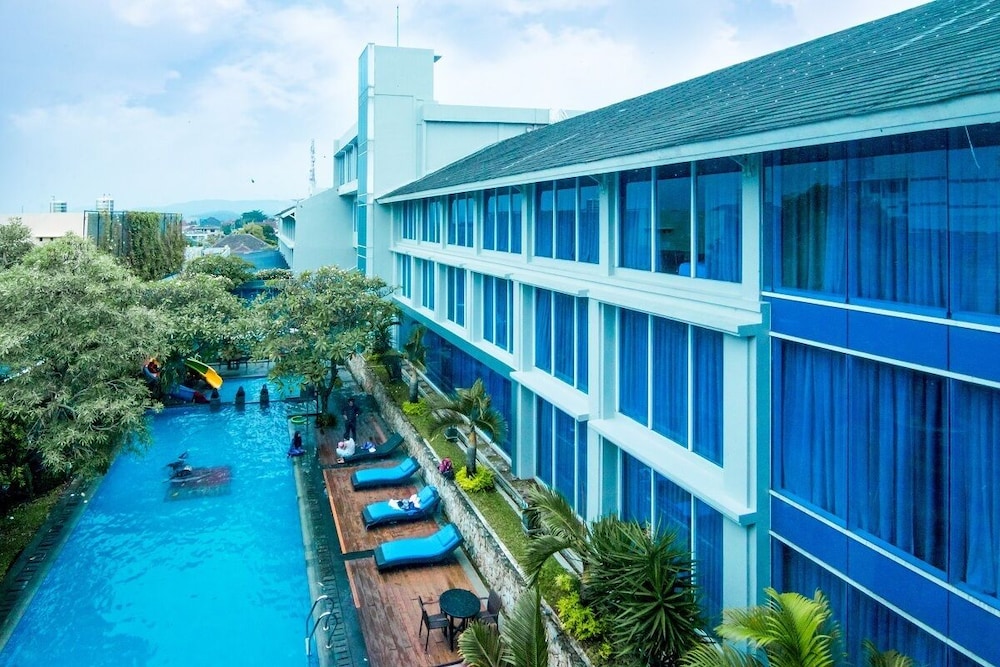Emersia Hotel Resort 5/50