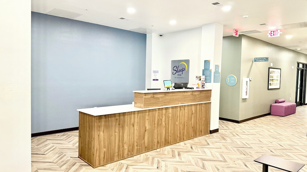 Sleep Inn & Suites Ashland City, TN 5/50