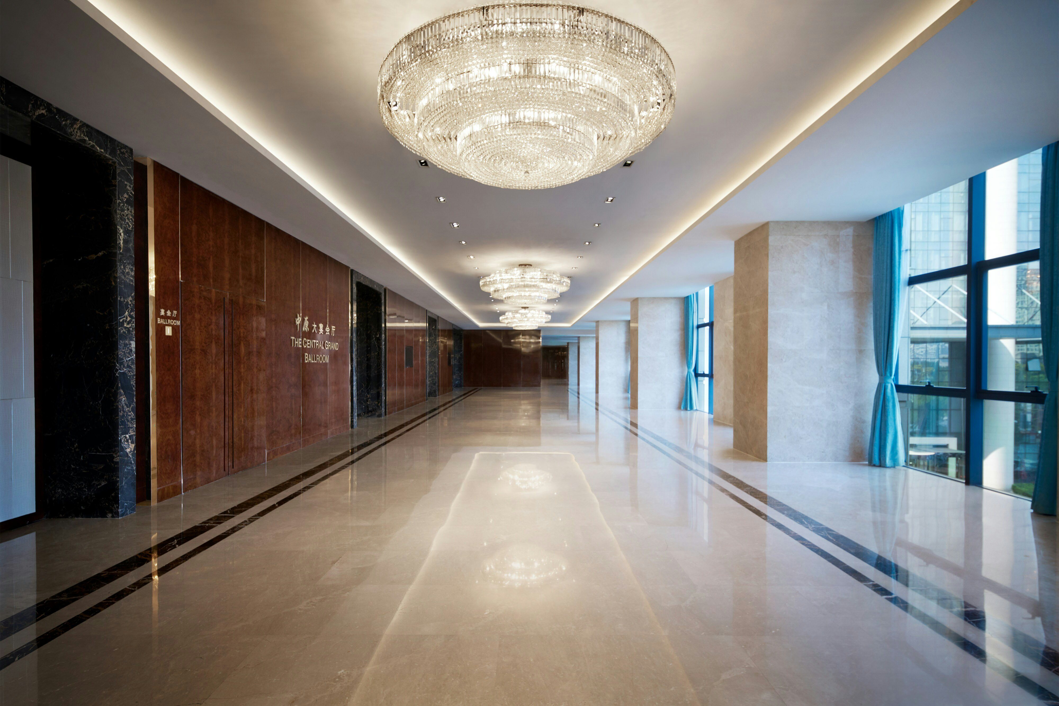 Sheraton Grand Zhengzhou Hotel 4/19
