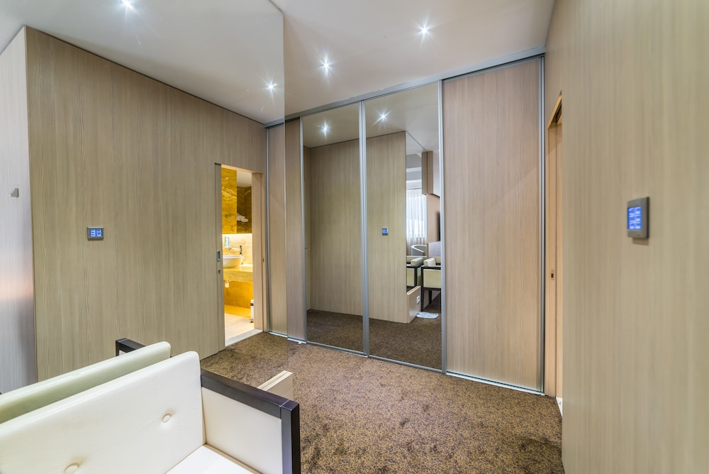 CITY HOTEL MOSTAR 69/69