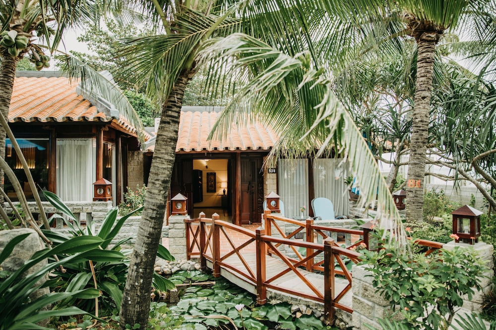 Hoang Ngoc Beach Resort 81/87