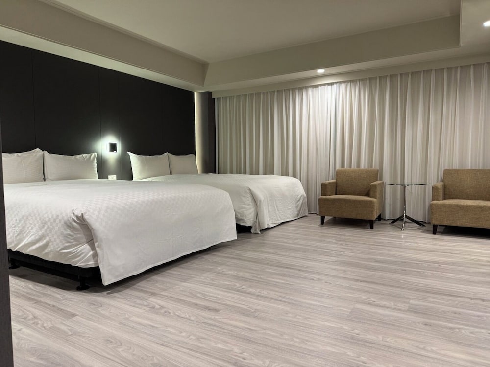 Forward Suites I 41/65