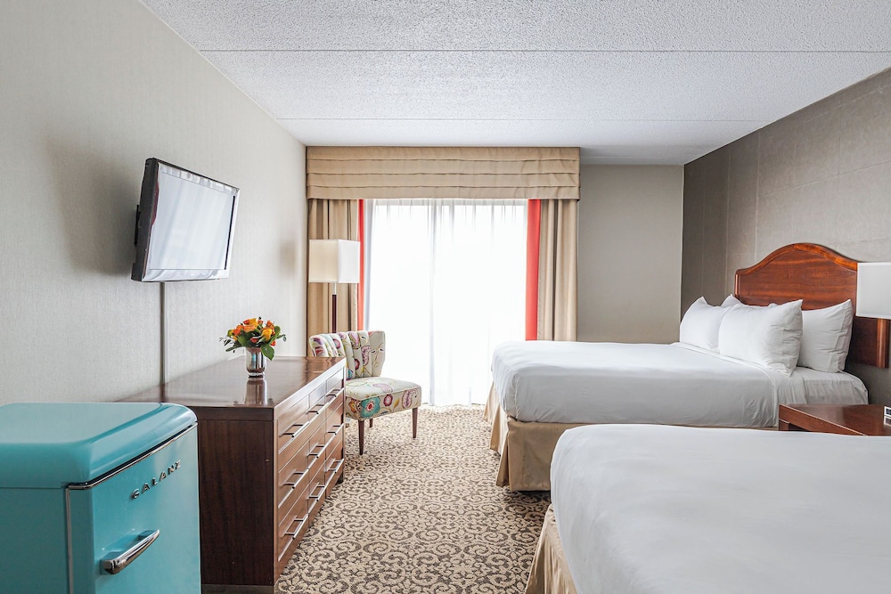 DELUXE, 2 QUEEN BEDS, COURTYARD VIEW