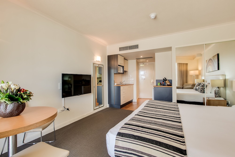 CENTRAL COSMO APARTMENTS 26/63