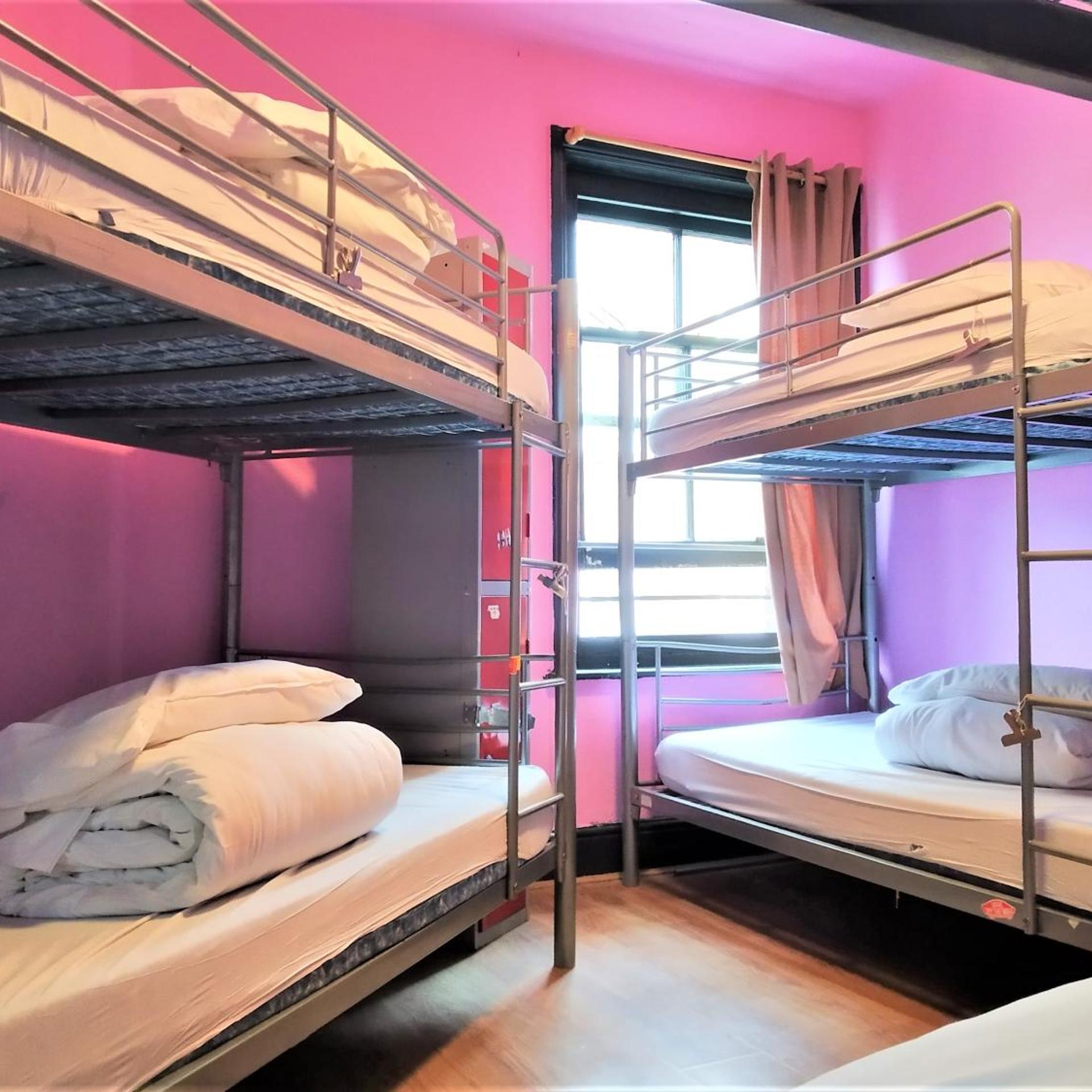 Phoenix Hostel 5/20