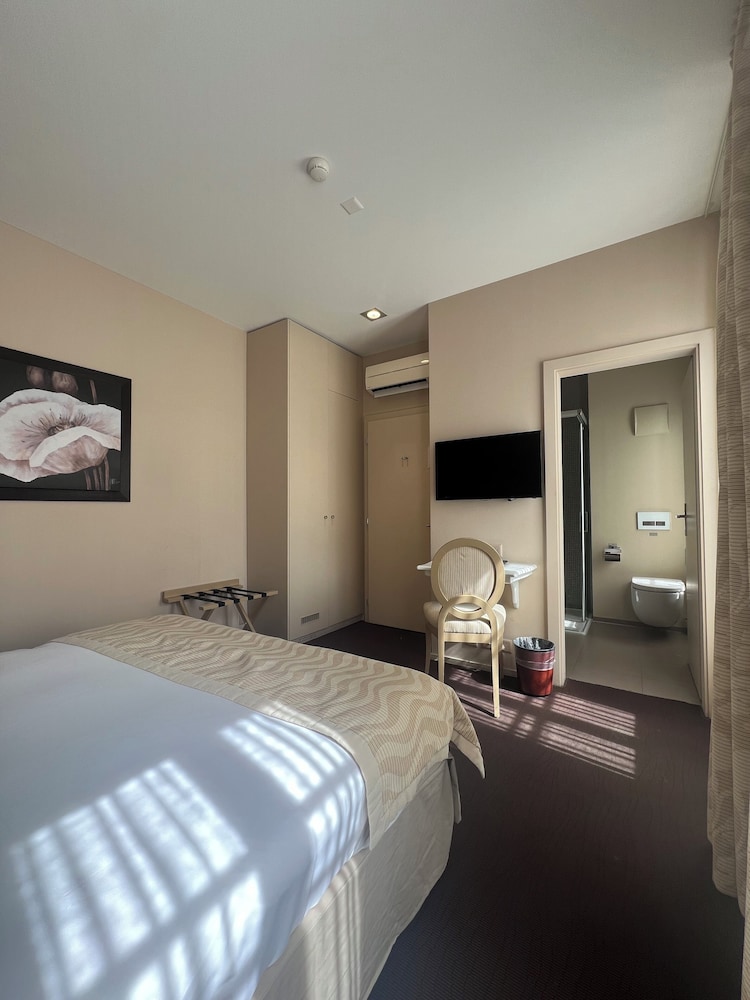 Hostellerie Le Petit Manoir 19/54