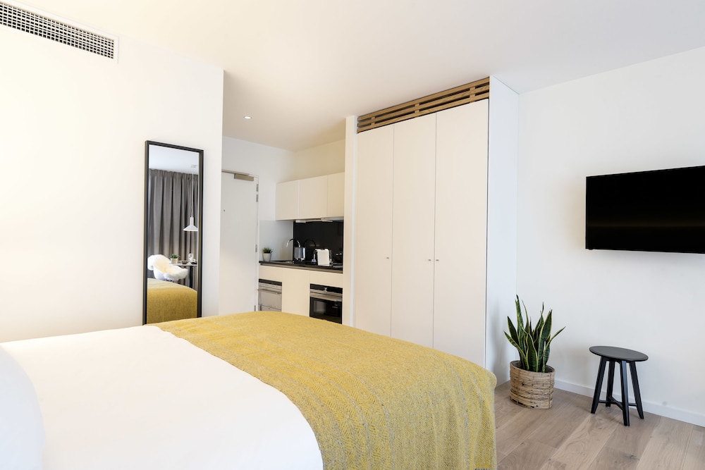Premier Suites Plus Antwerp 19/62