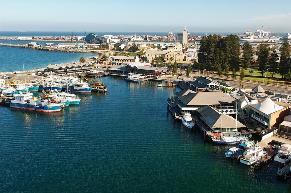 Fremantle Hostel 48/50