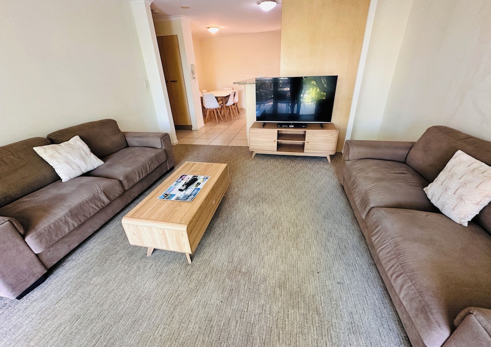 CALOUNDRA CENTRAL APARTMENT HOTEL 54/68