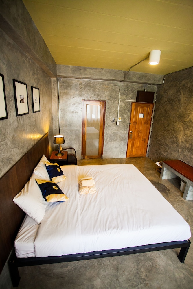 Afterglow Hostel 20/50