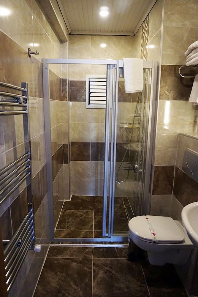 Aqua Boss Hotel 32/32