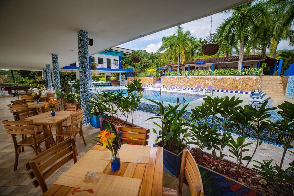 Hotel Villa Alicia 34/50