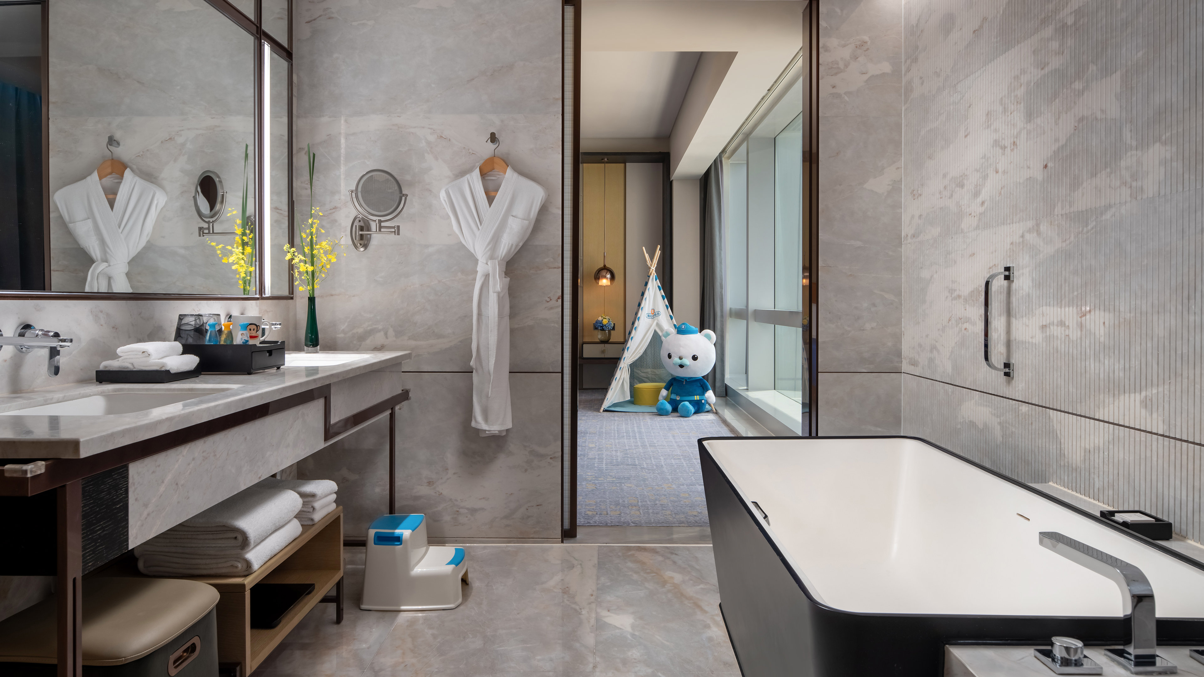 Intercontinental Hotels Zhuhai 49/50