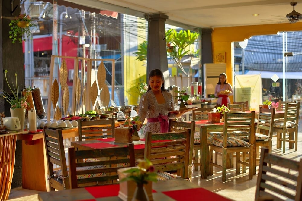 Royal Hotel and Villa Bali 34/48