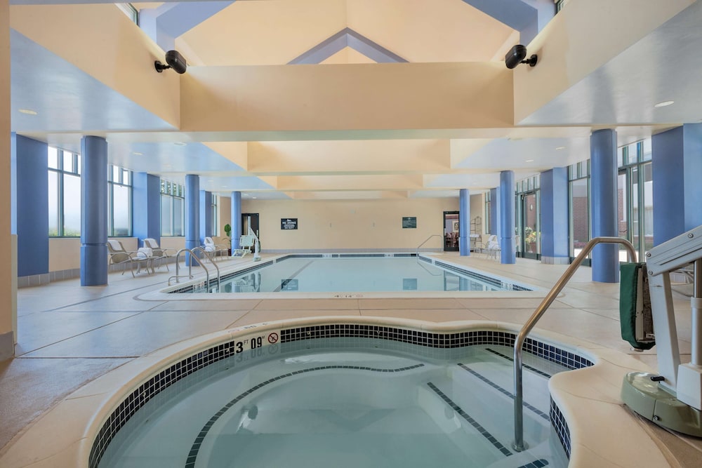 swimming pool spa