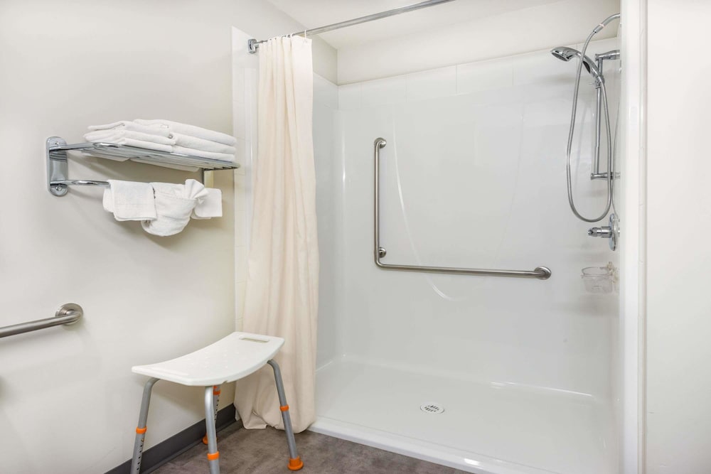 Super 8 By Wyndham Innisfail 14/15