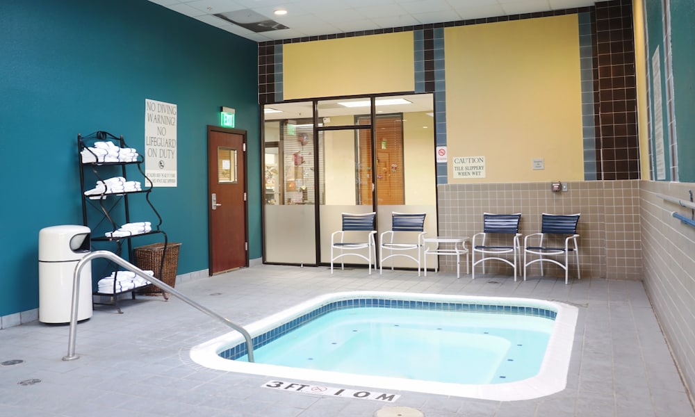 Holiday Inn Corpus Christi Arpt Conf Ctr, an IHG Hotel 10/79