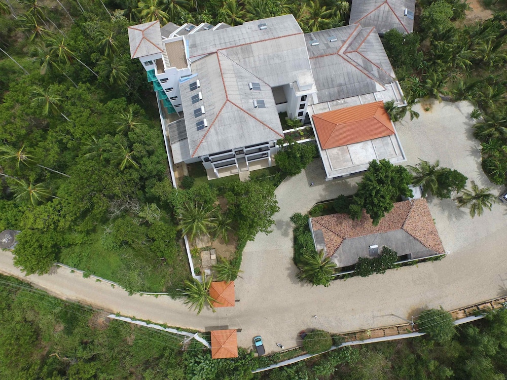 Lagoon Paradise Beach Resort 34/60