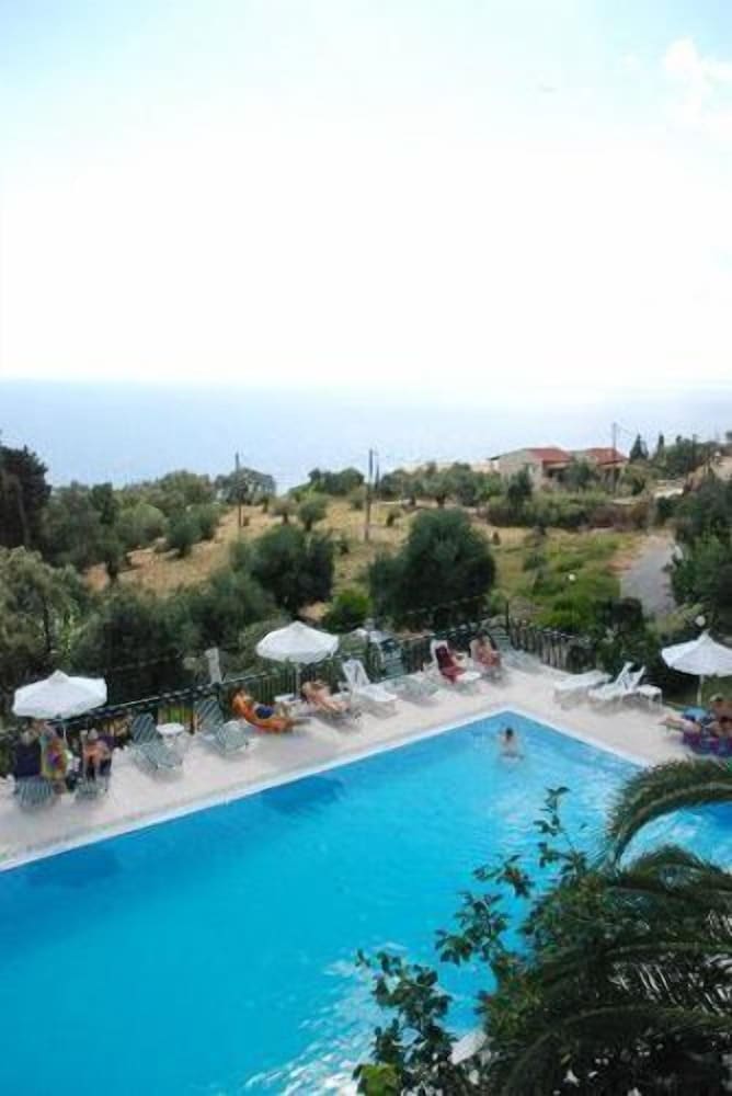 ARONIS APARTMENTS 48/58