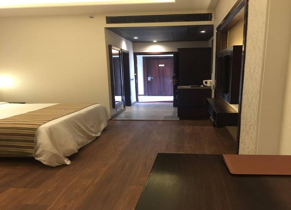 Sarovar Portico Dehradun 11/40