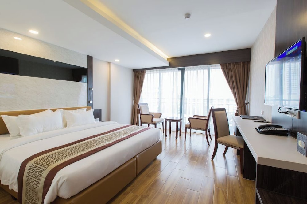 غرفة ديلوكس بسرير كينج، Golden Jomtien Beach Hotel 4/7