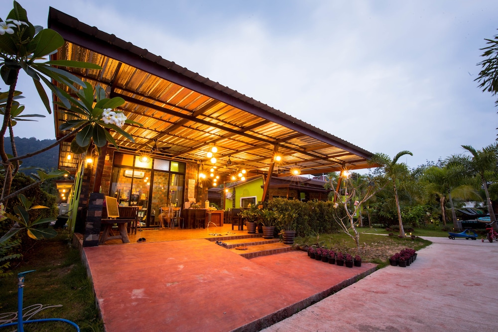 Sirilanta Resort 10/69