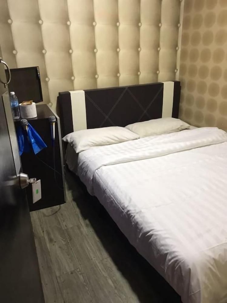 My Family Hotel 17/36