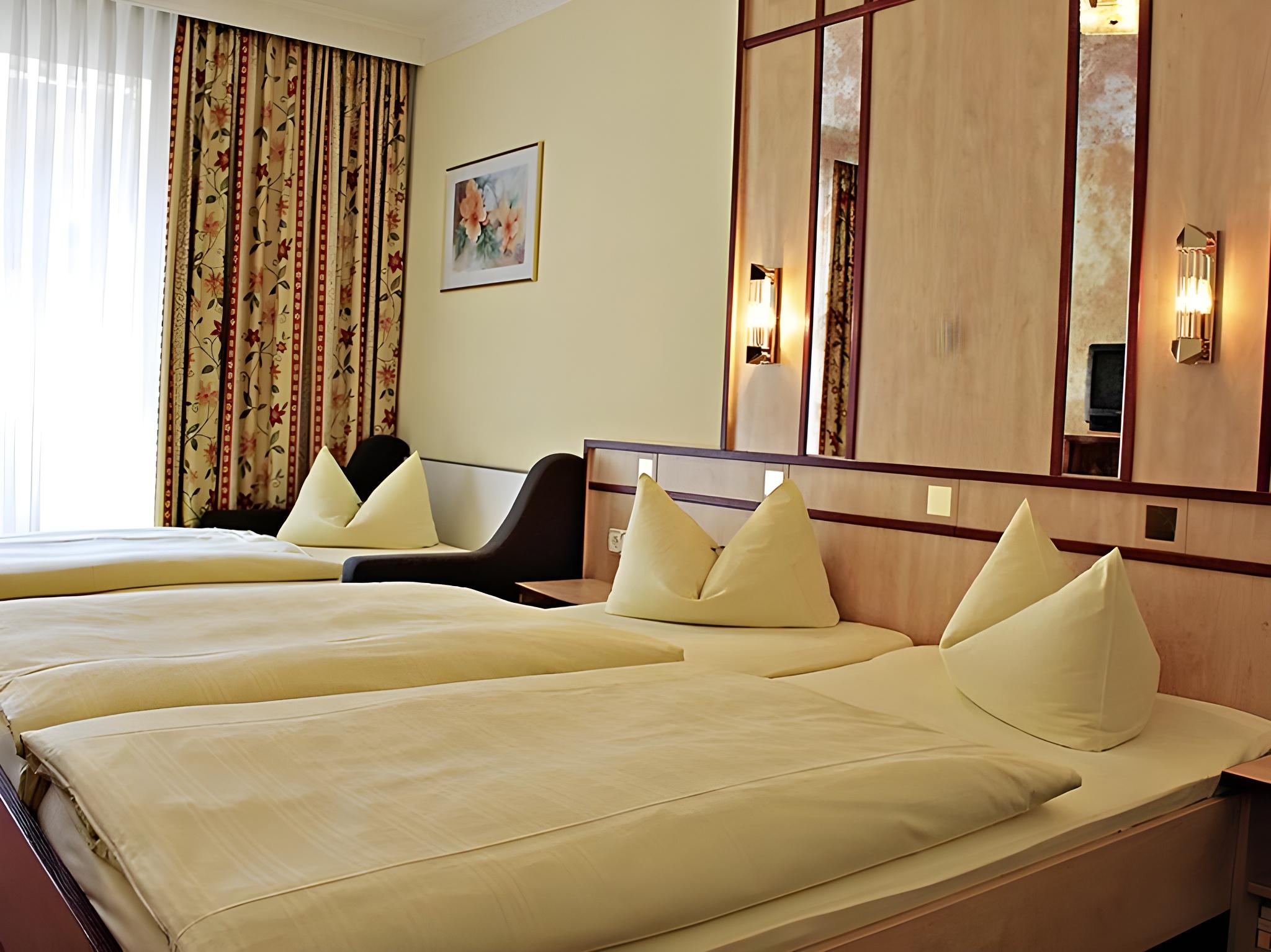 Comfort, Double Bed, Street or Courtyard View