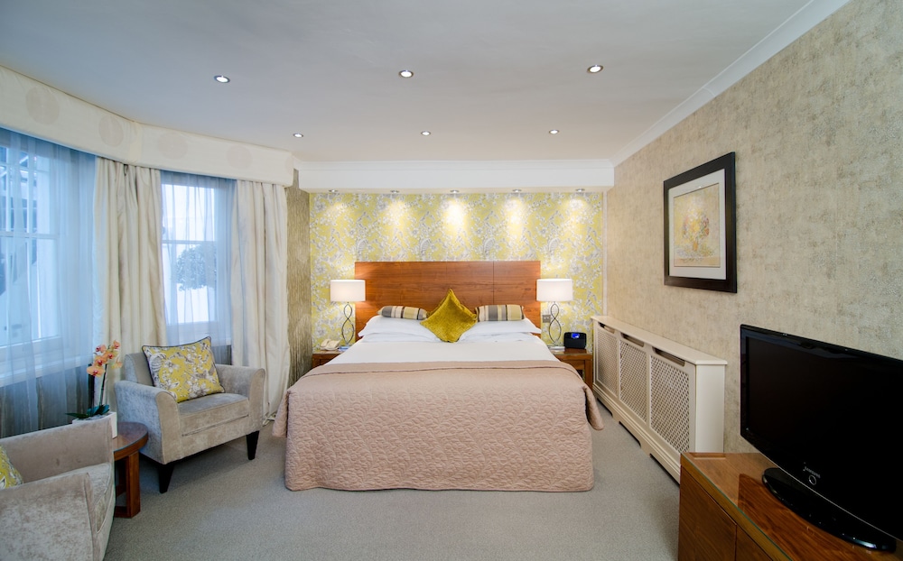The Beaufort Knightsbridge 8/41