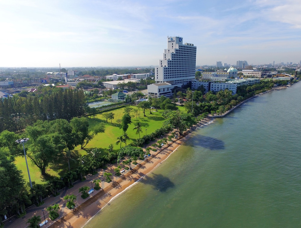Cholchan Pattaya Beach Resort 73/74