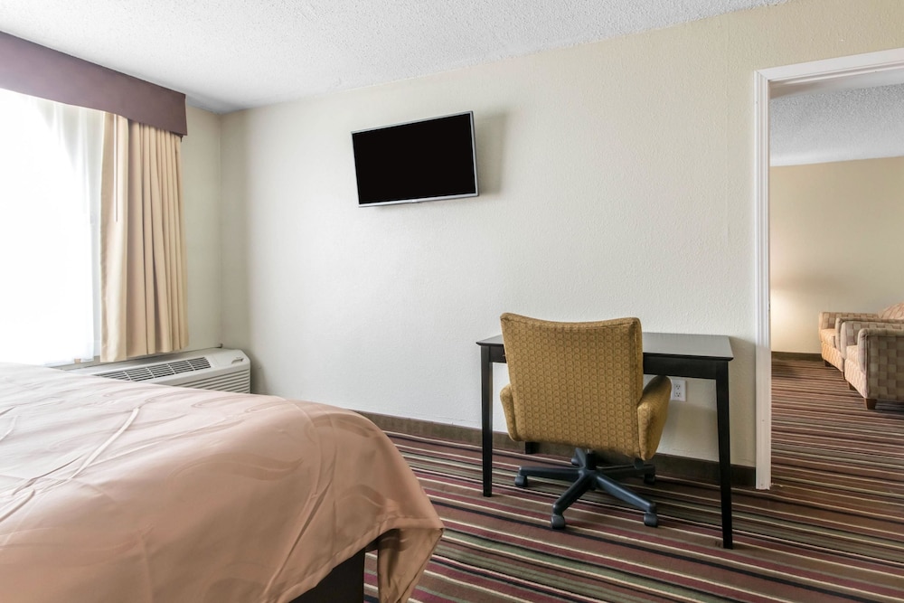 Quality Inn & Suites Horse Cave - Cave City 18/39
