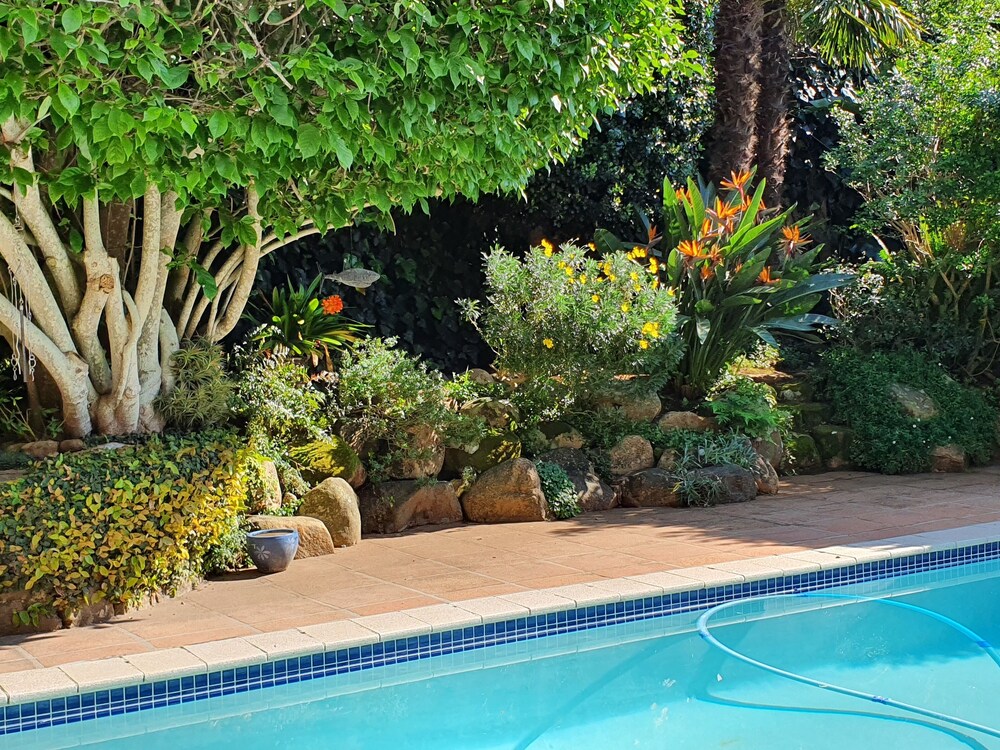 On Pinewood Guest House 40/47