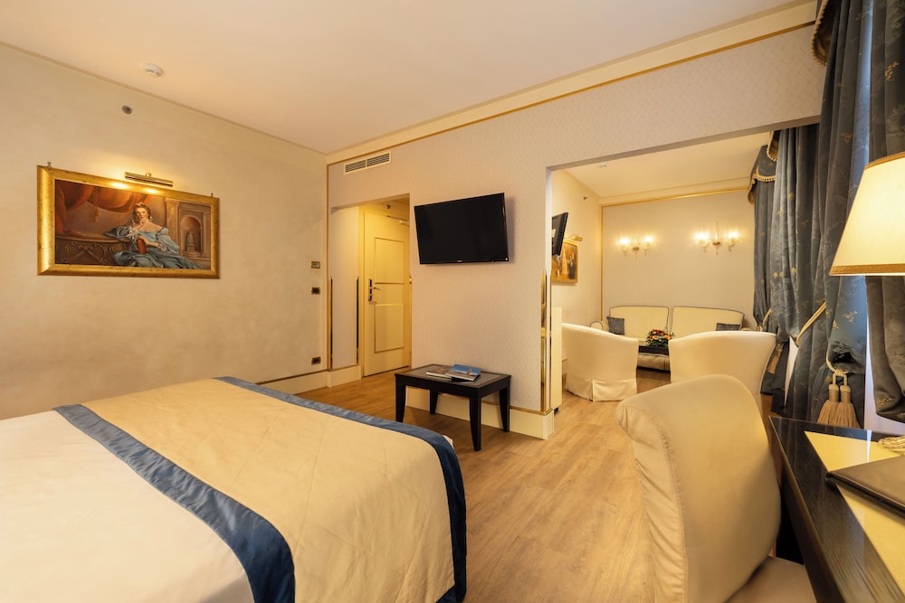 DELUXE, SUITE