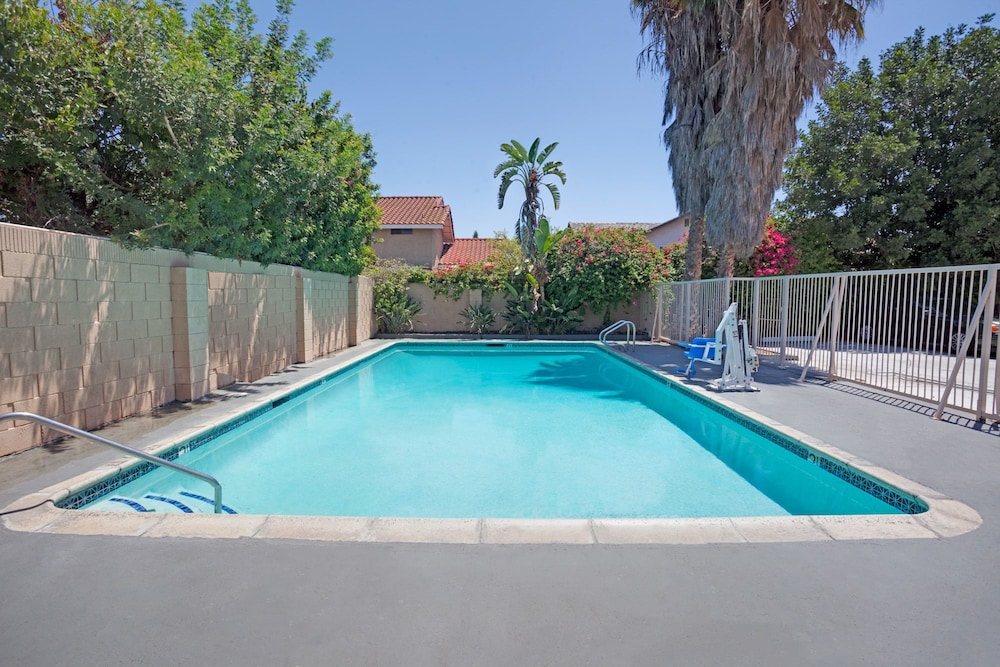 Buena Park Inn 5/63