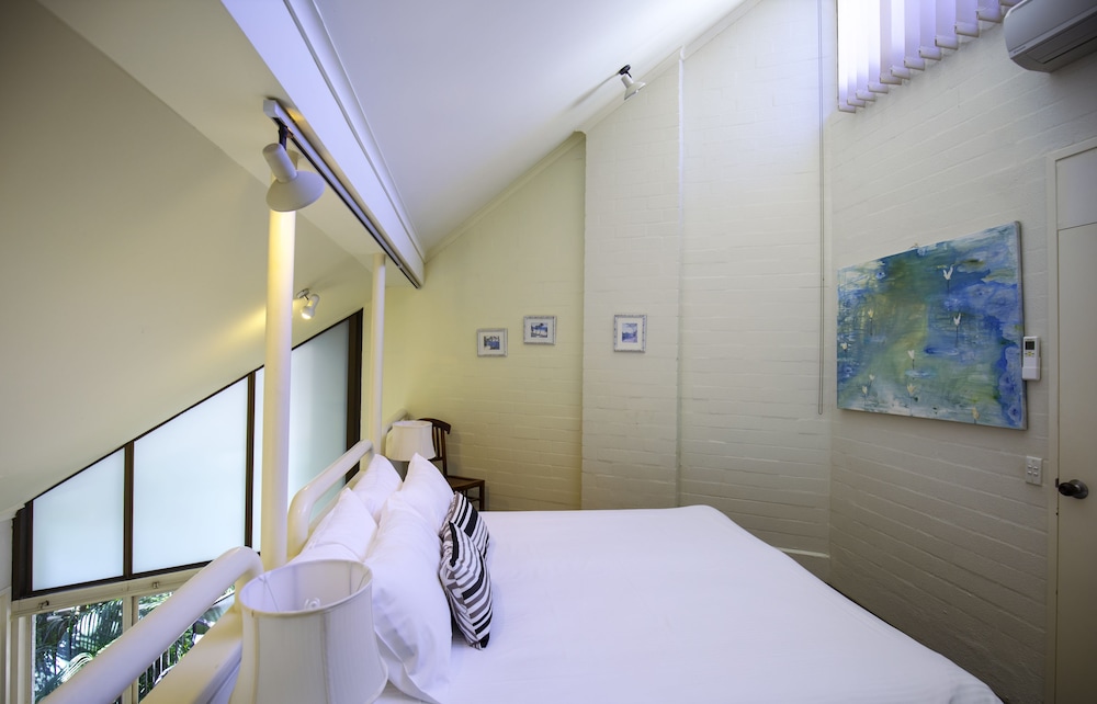 Ocean Breeze Resort 27/77