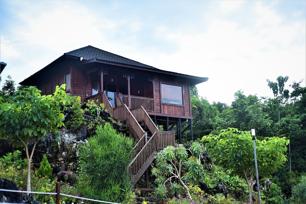 Noah Maratua Resort 3/50
