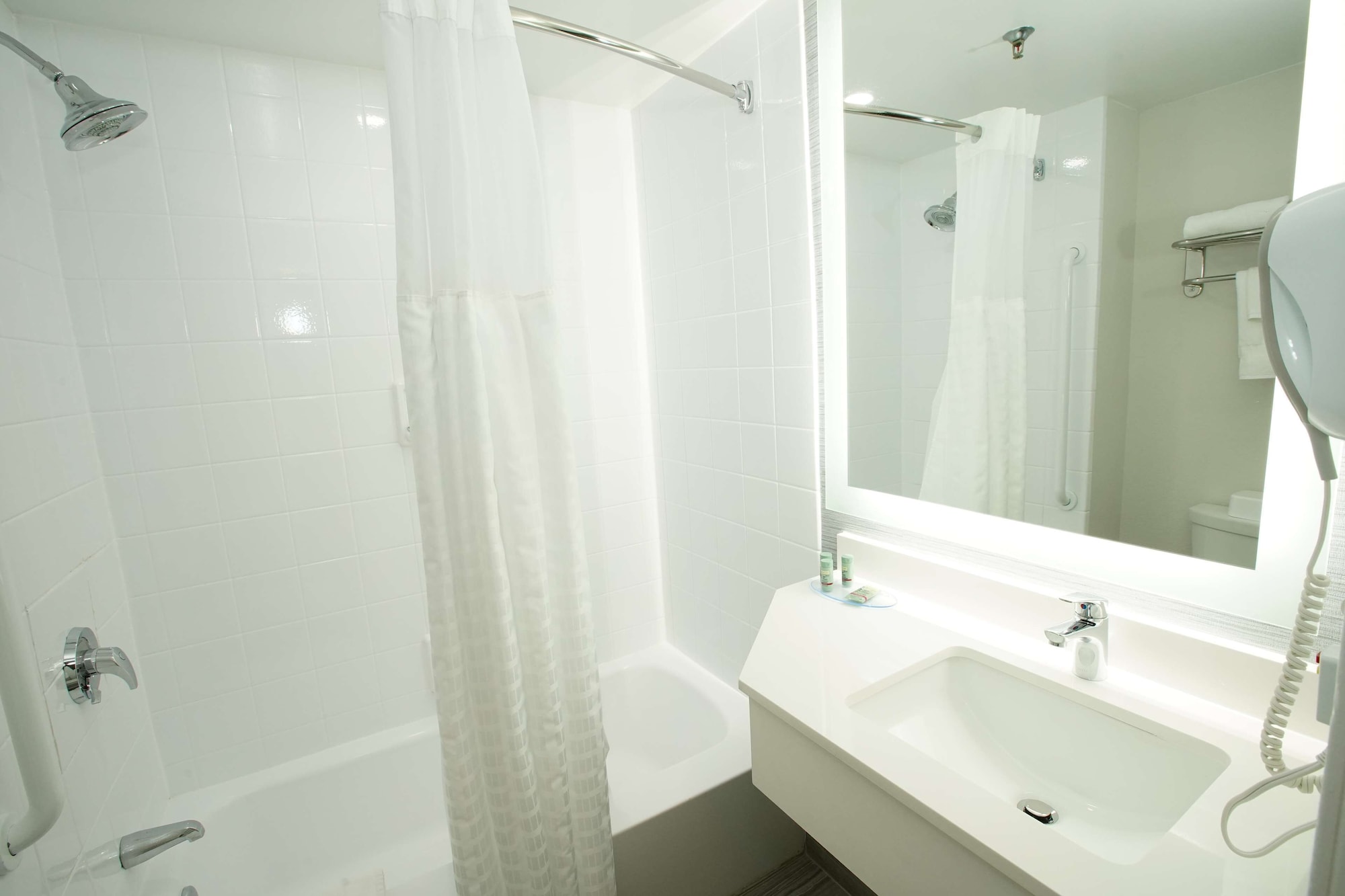 غرفة مفردة بسرير كوين مع أريكة، Best Western Paramus Hotel & Suites 6/9