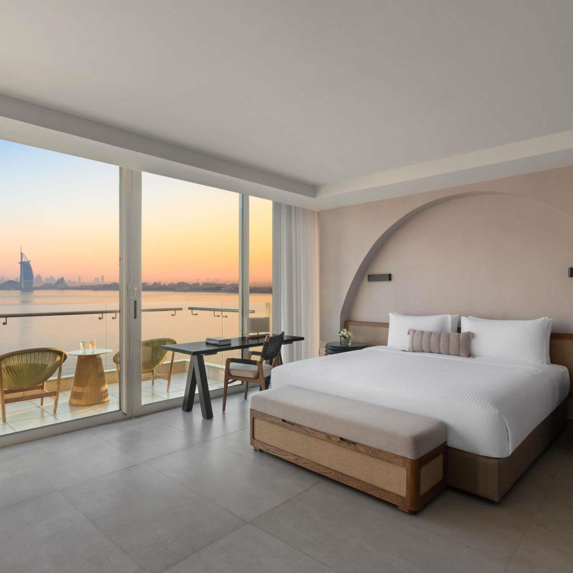 SENIOR, SUITE, SEA VIEW