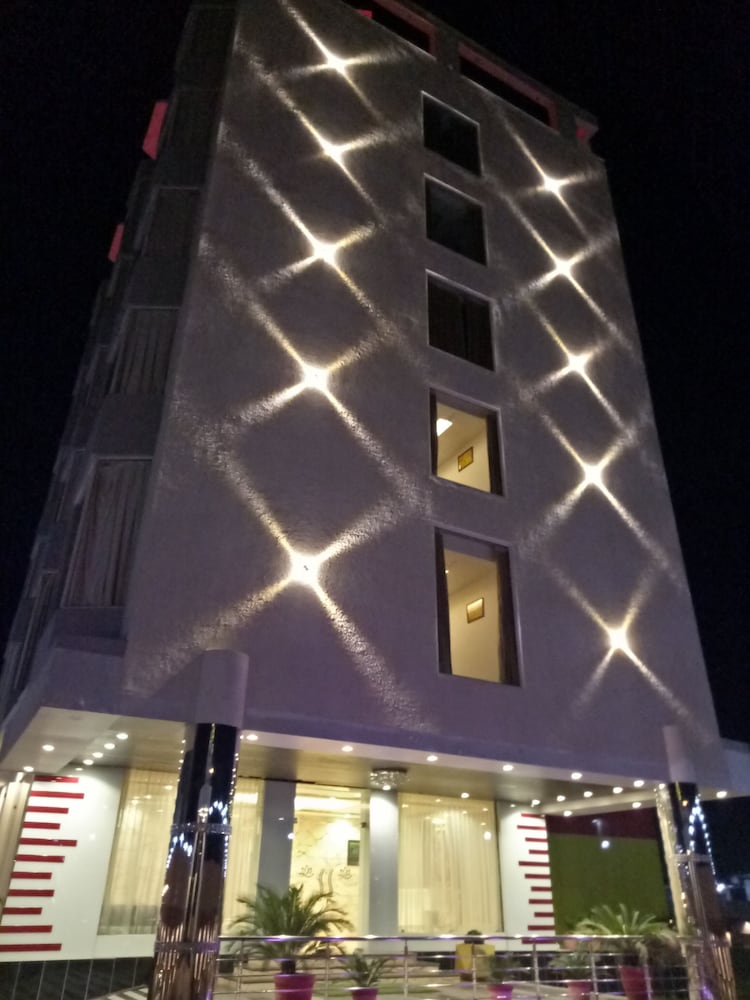 Hotel 5 Flowers 2/61