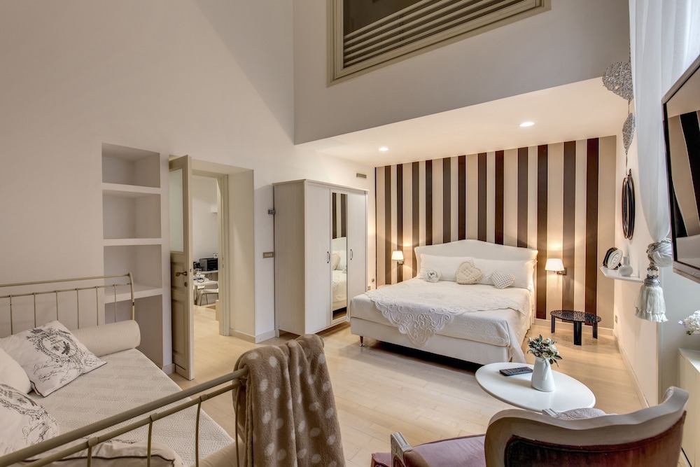 Trevi Miracle Suite 8/37