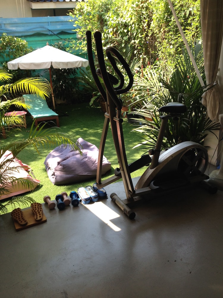 Barefeet Naturist Resort 43/48
