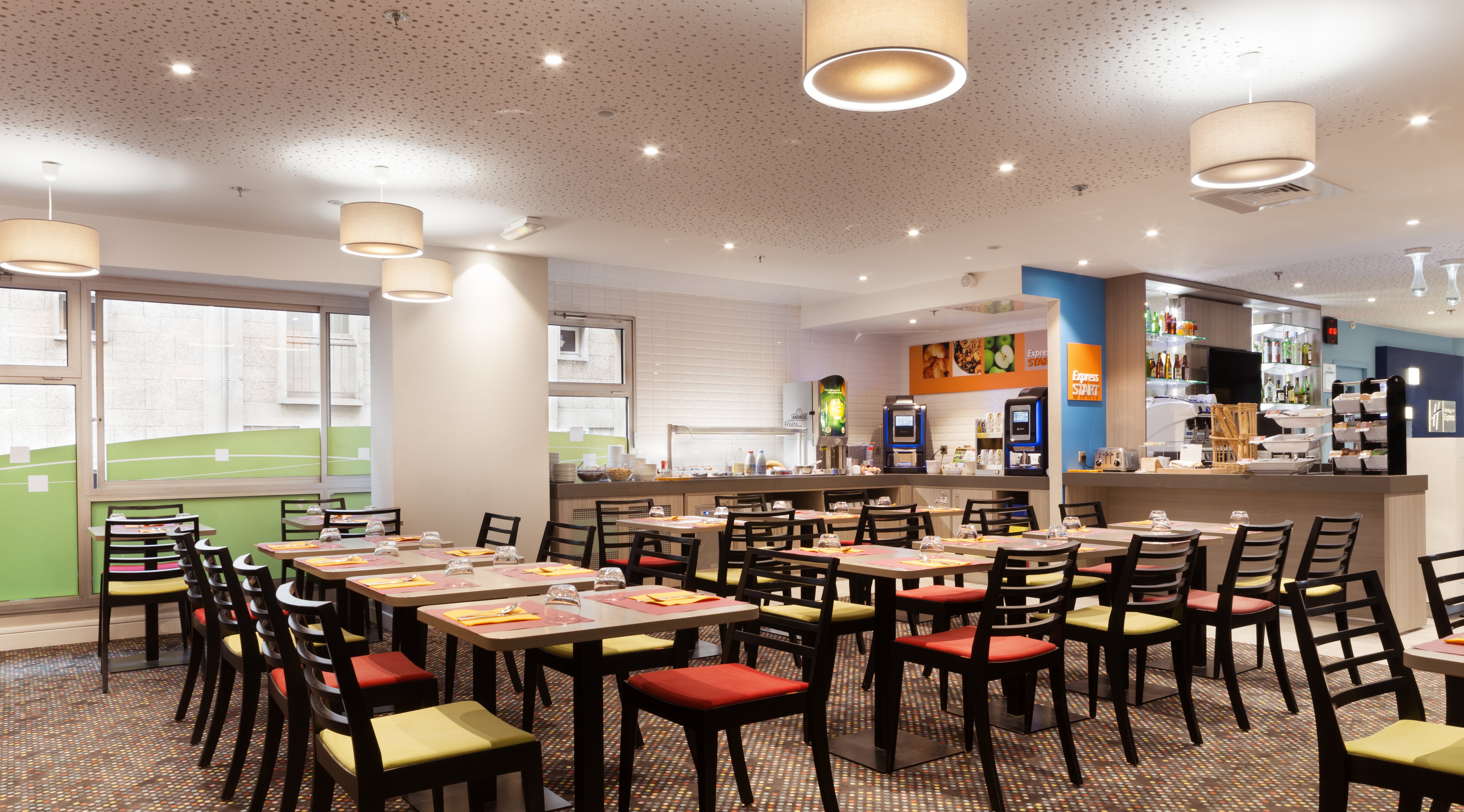HOLIDAY INN EXPRESS AMIENS 44/73