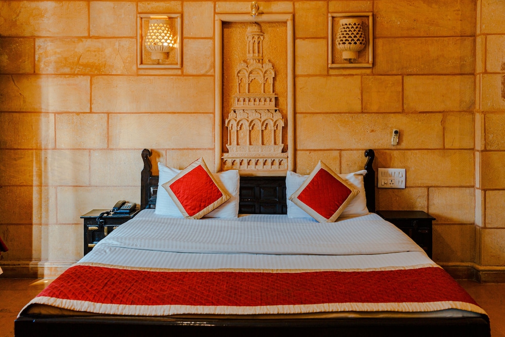 Vista Rooms at Patwa Haveli Road 20/63