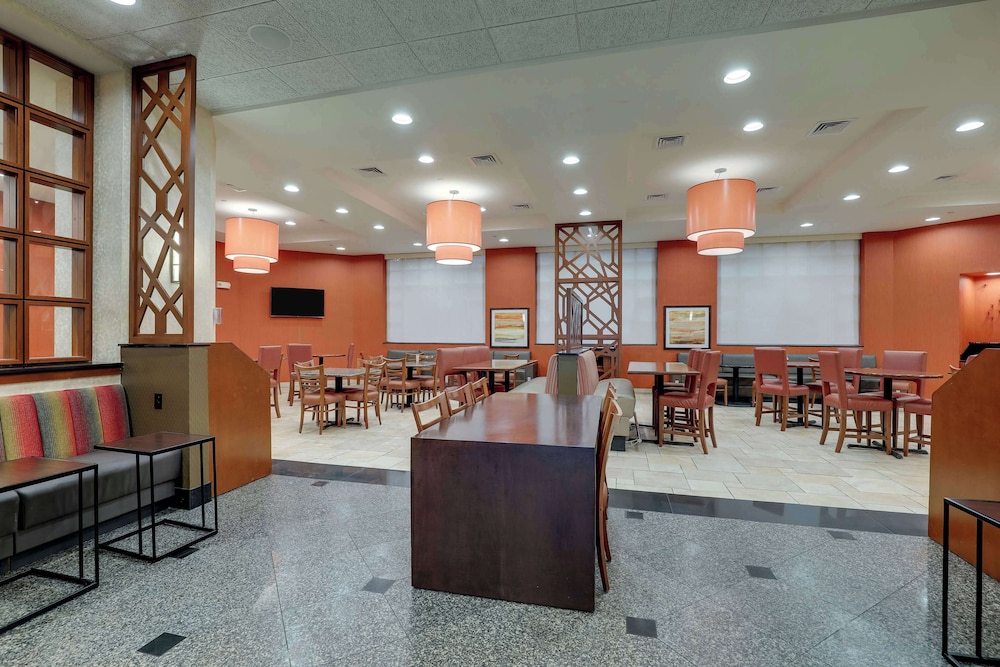 Drury Inn & Suites Charlotte Northlake 44/50